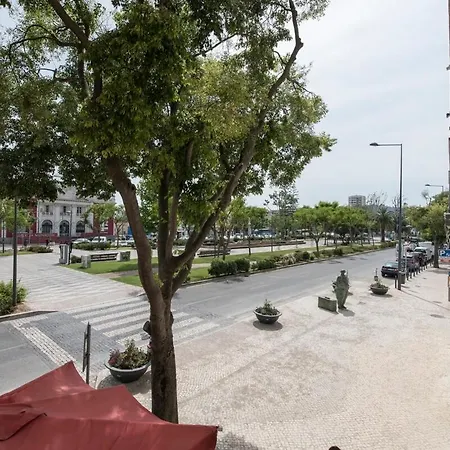 Downtown * Σετούμπαλ